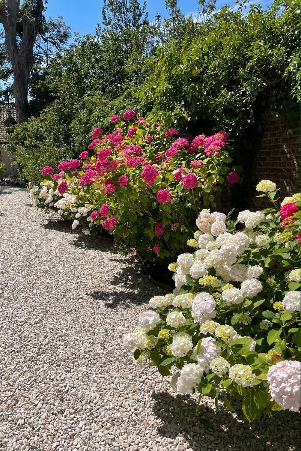 Bed and Breakfast Aux Remparts De Montreuil Montreuil  Zewnętrze zdjęcie